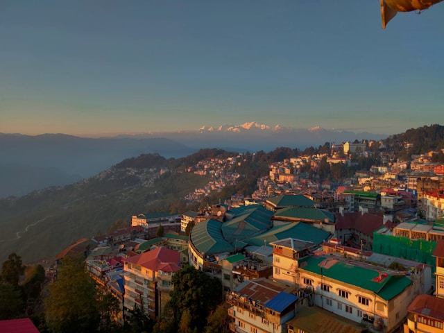 Darjeeling - Queen of Hills - Beautiful Hill Station in West Bengal